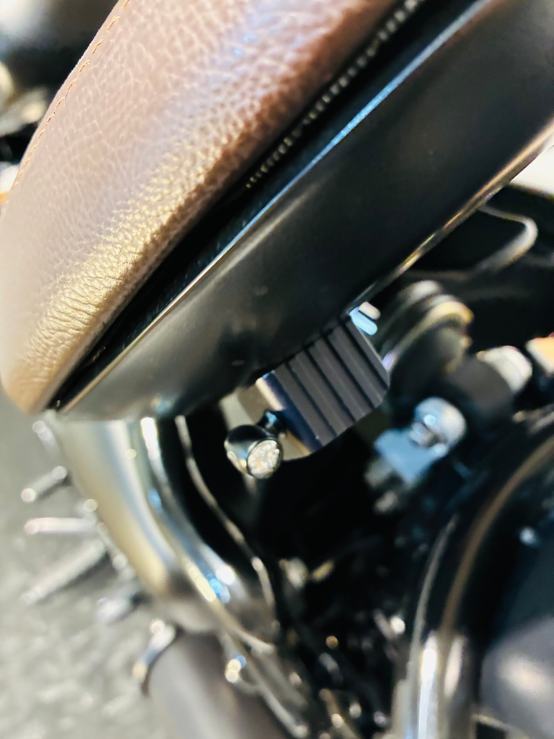 TRIUMPH Bonneville 1200 Bobber Black ABS-image-8