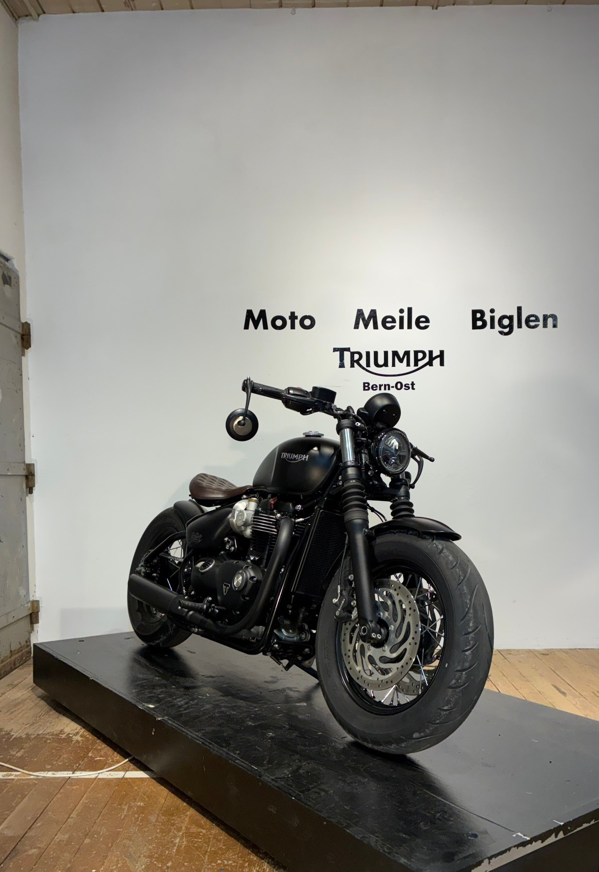 TRIUMPH Bonneville 1200 Bobber Black ABS