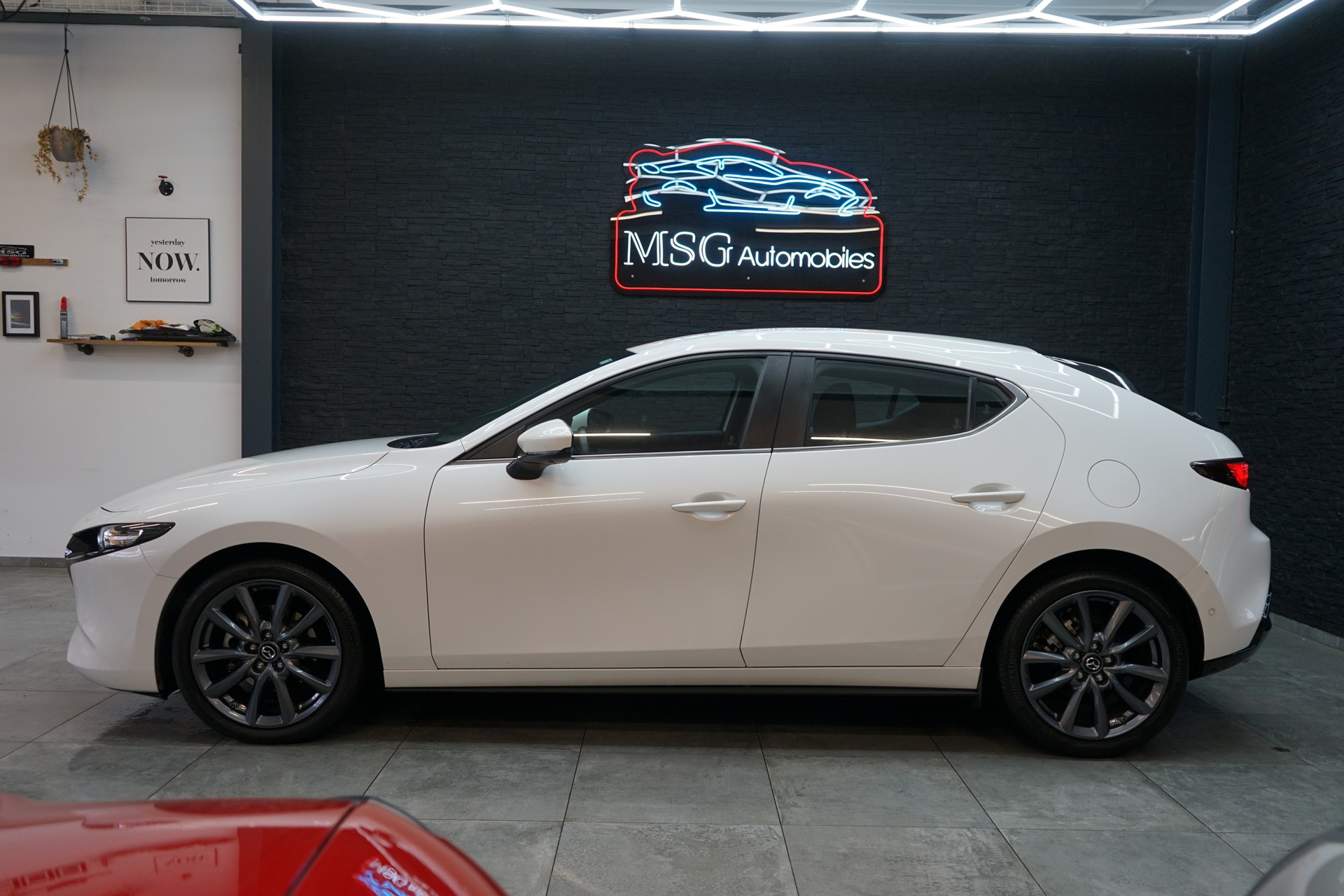 MAZDA 3 Hatchback SKYACTIV-X M Hybrid 186 Ambition Automat-showroom-element-1