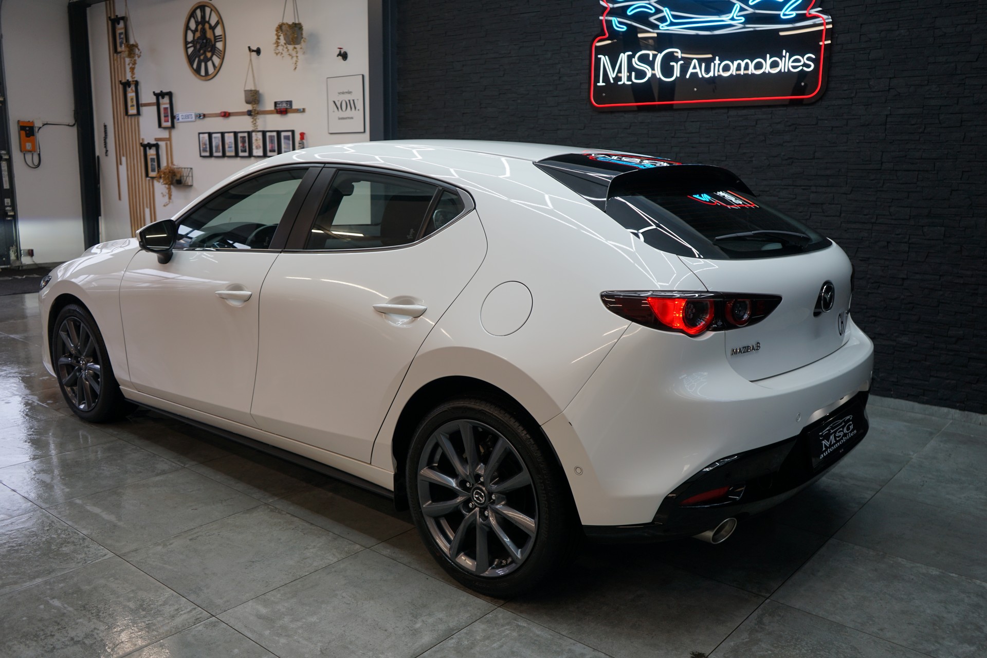 MAZDA 3 Hatchback SKYACTIV-X M Hybrid 186 Ambition Automat-showroom-element-2