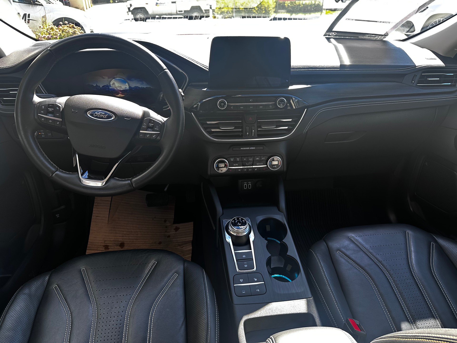 FORD Kuga 2.5 Hybrid Vignale 4x4-image-8