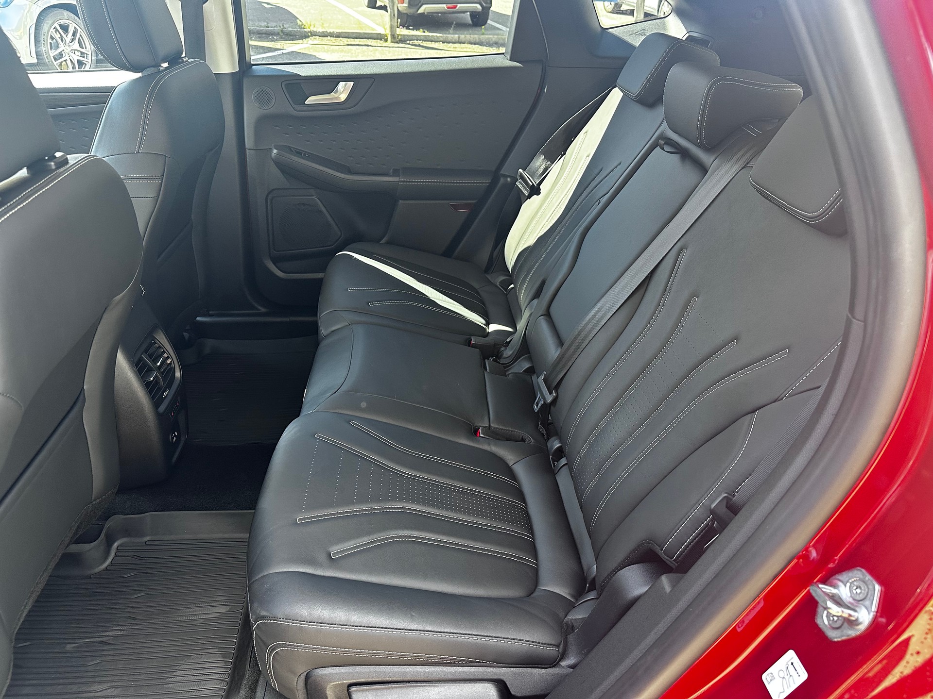 FORD Kuga 2.5 Hybrid Vignale 4x4-image-10