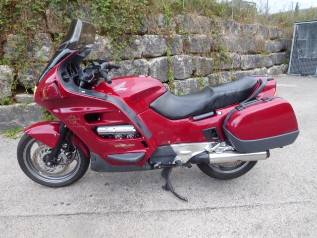 HONDA ST 1100 A N/P Pan-European-showroom-element-2