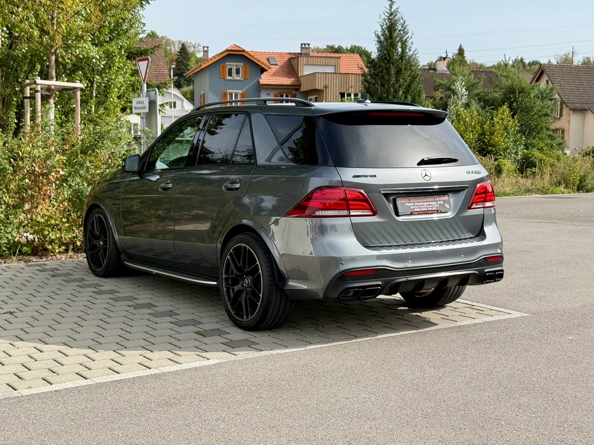 MERCEDES-BENZ GLE 63 S AMG 4Matic Speedshift Plus 7G-Tronic-showroom-element-2