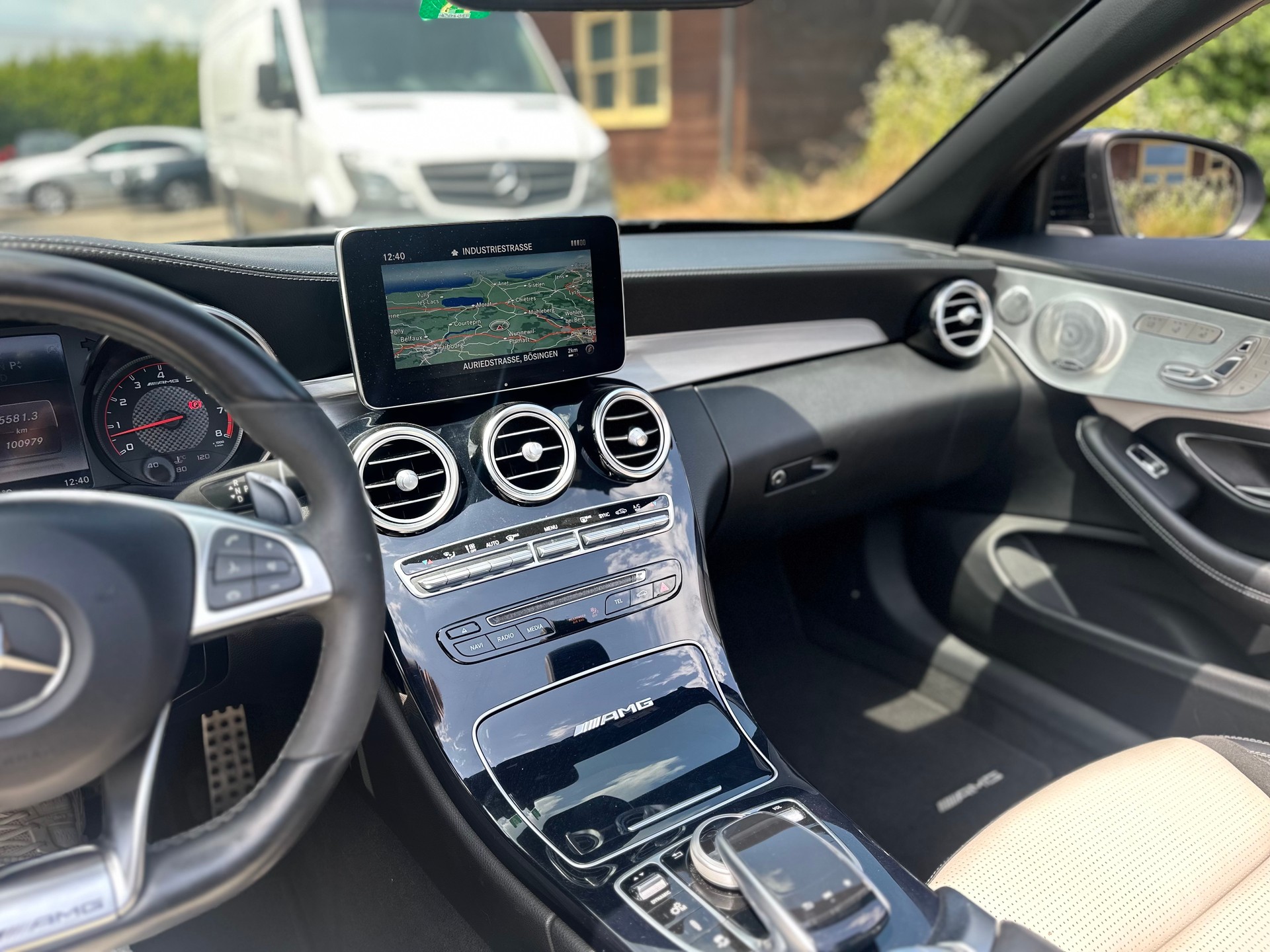 MERCEDES-BENZ C 63 S Cabriolet AMG Speedshift-image-13