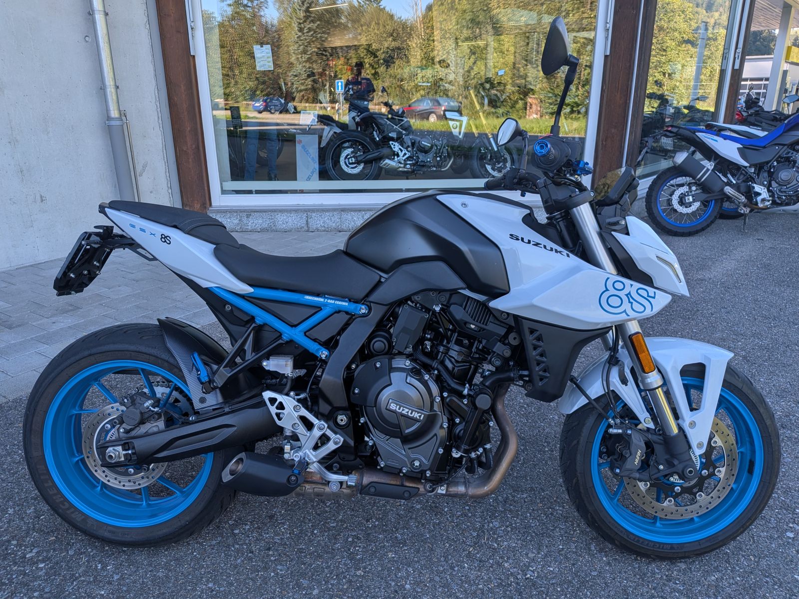 SUZUKI GSX 8 S-image-6