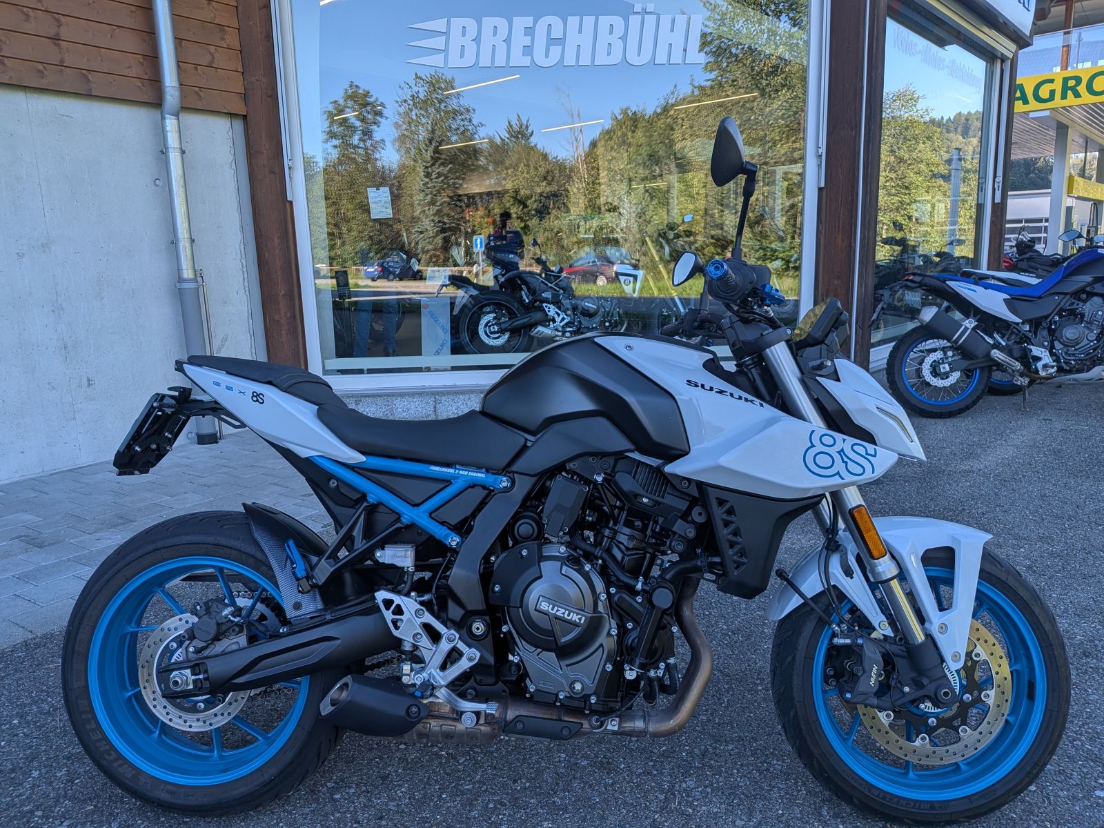 SUZUKI GSX 8 S-image-0