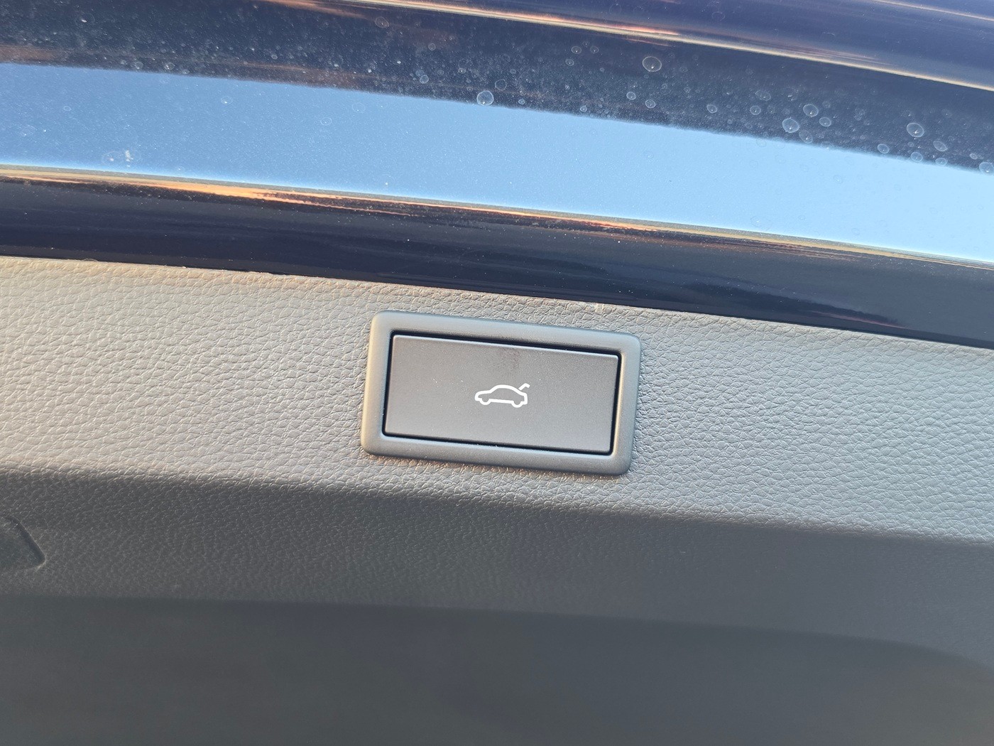 SKODA Karoq 1.5 TSI Dynamic DSG-image-4