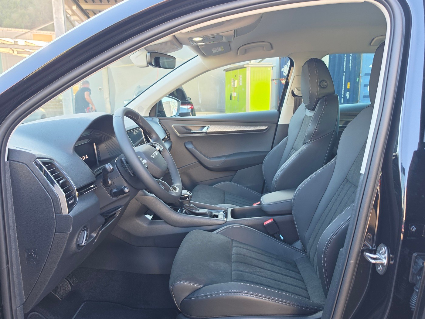 SKODA Karoq 1.5 TSI Dynamic DSG-image-6