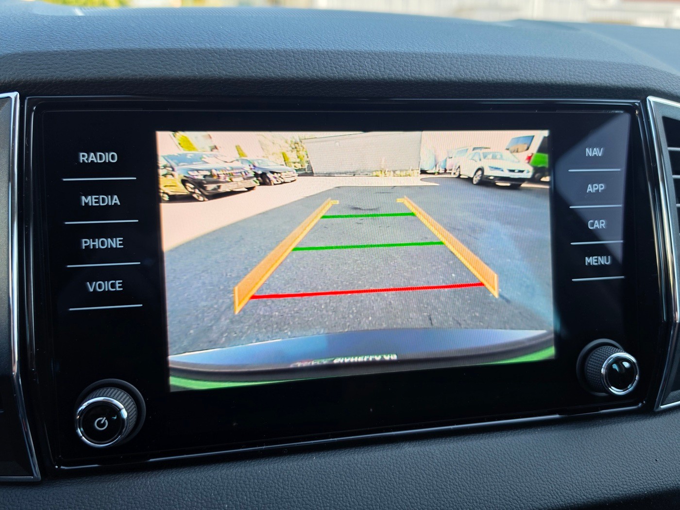 SKODA Karoq 1.5 TSI Dynamic DSG-image-9