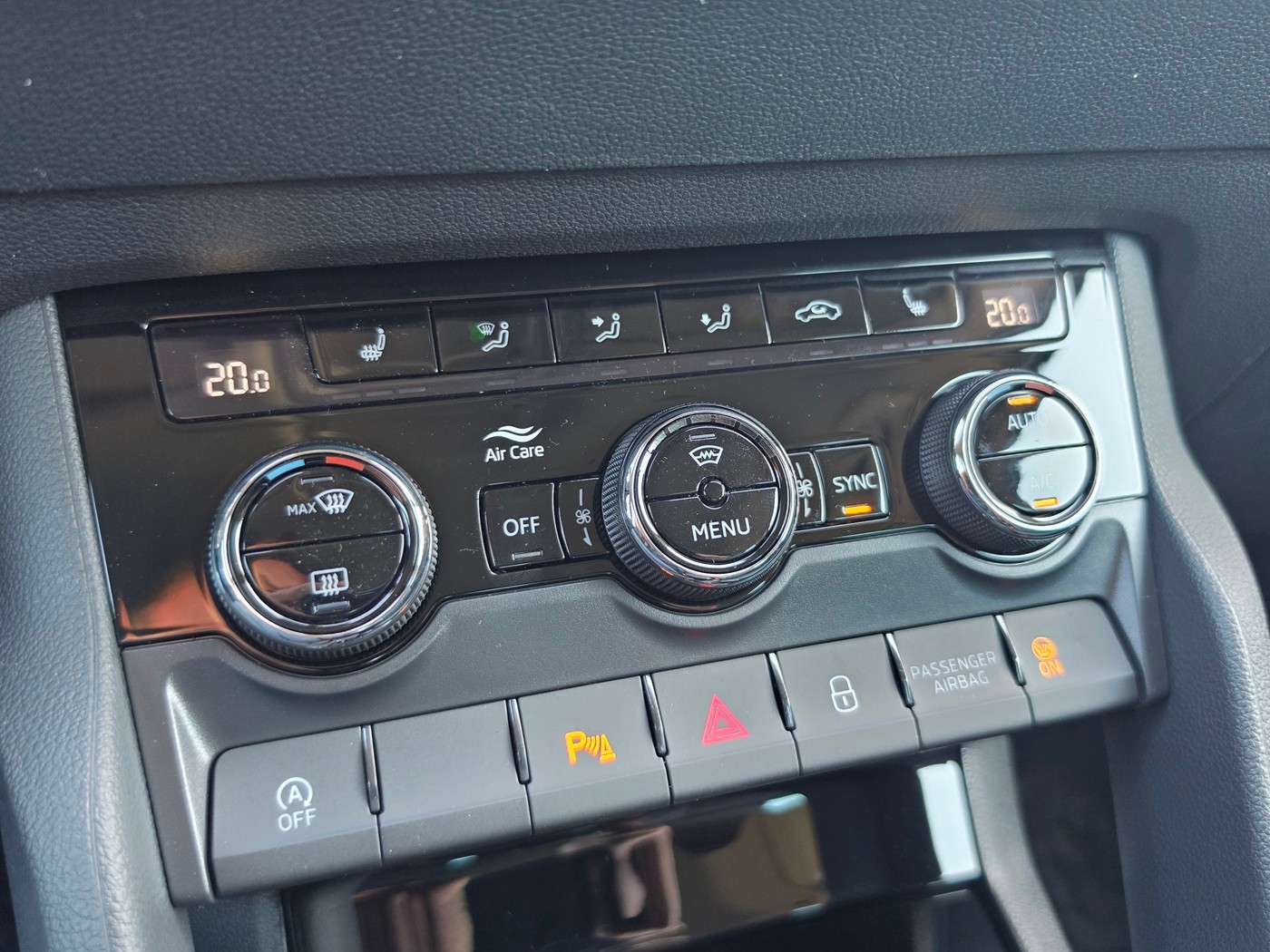 SKODA Karoq 1.5 TSI Dynamic DSG-image-10