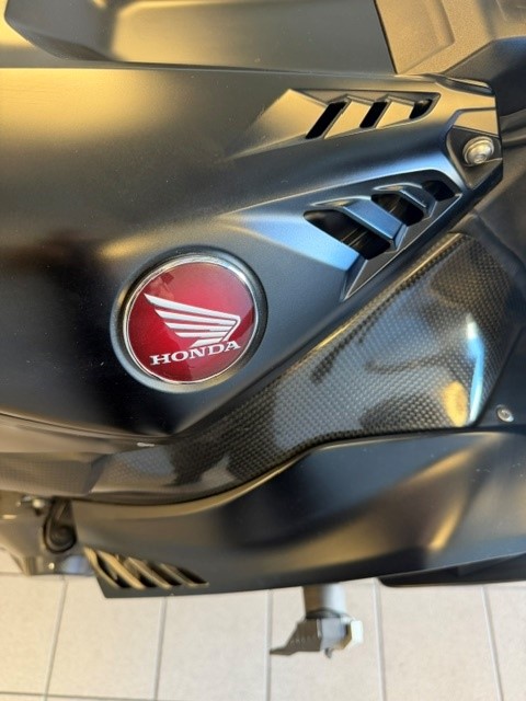 HONDA CBR 1000 RR-R-image-2