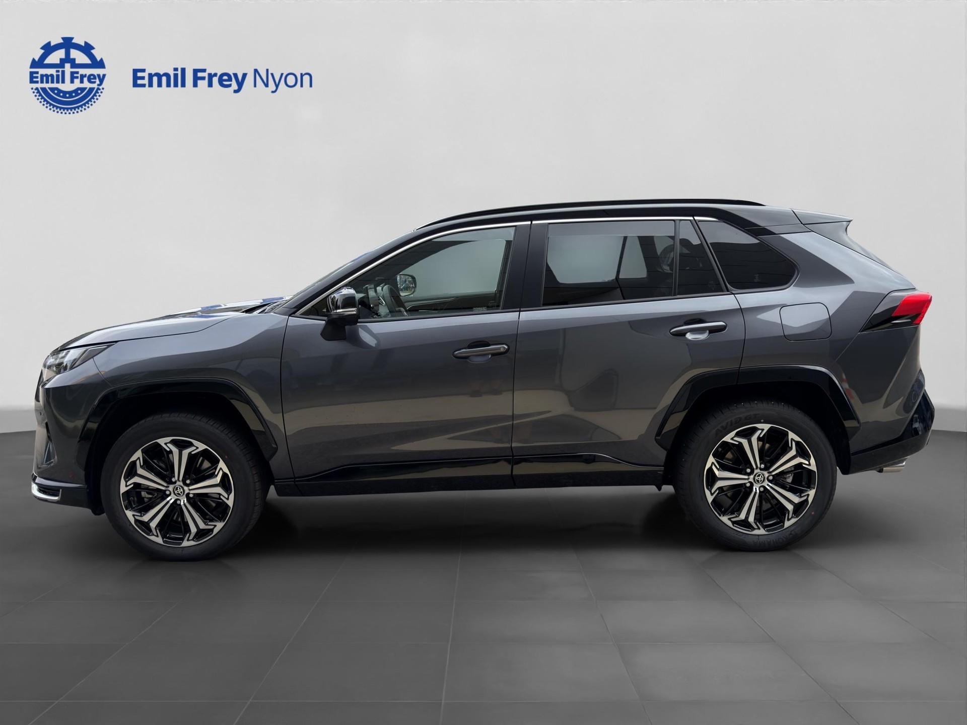 TOYOTA RAV4 2.5 Plug-In-Hybrid Platinum-showroom-element-2