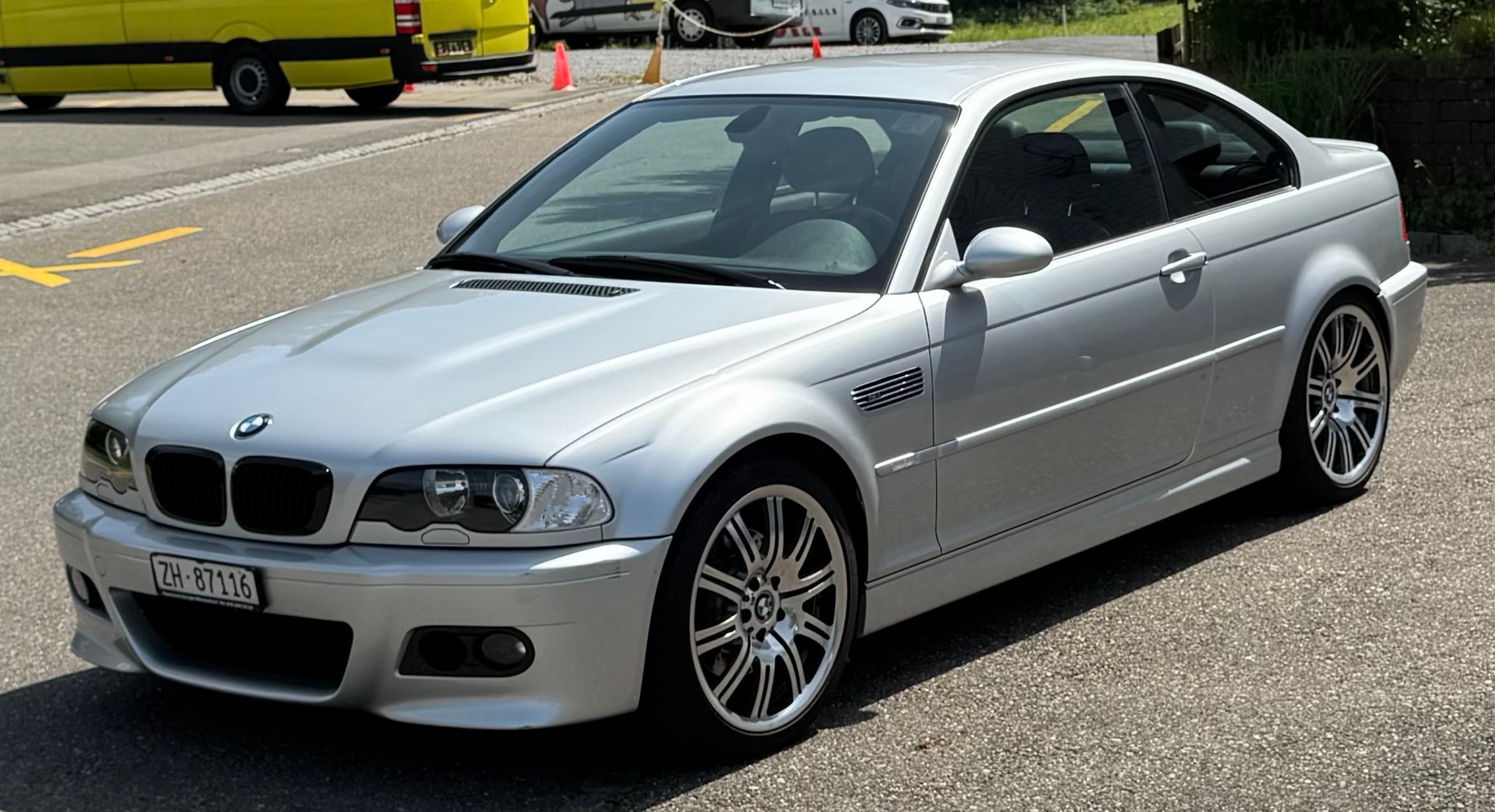 BMW M3 Coupé *Handschalter*1-Hand*-showroom-element-2