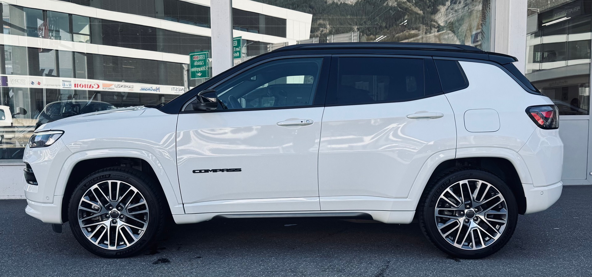 JEEP Compass 1.3 T PHEV S AWD-showroom-element-2