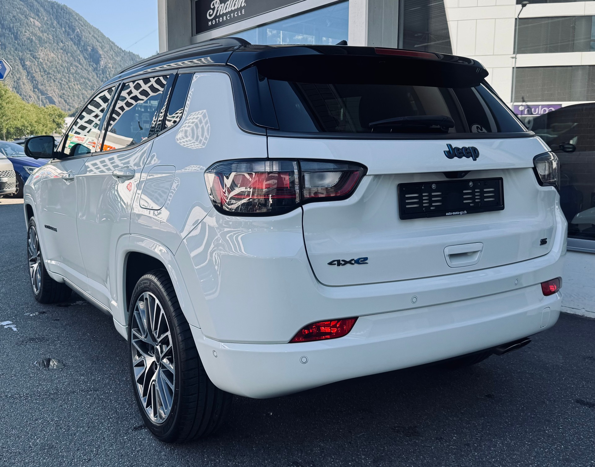 JEEP Compass 1.3 T PHEV S AWD-showroom-element-3