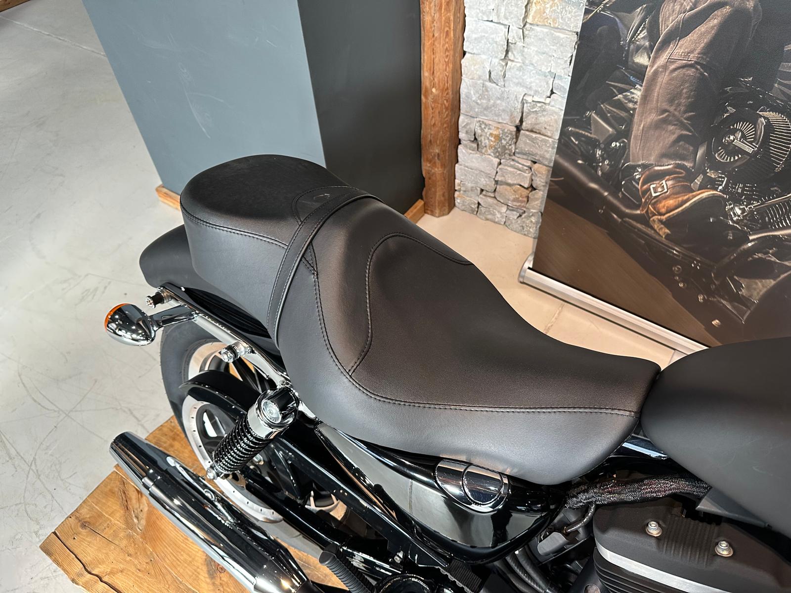 HARLEY-DAVIDSON XL 883 R Sportster Roadster ABS Modèle 2014-image-7