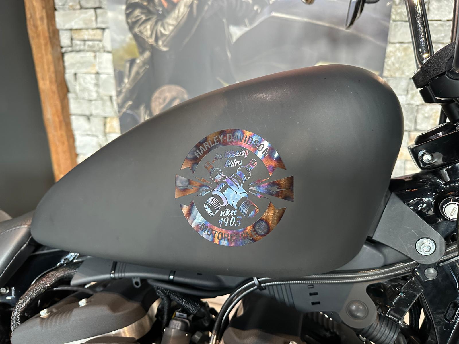 HARLEY-DAVIDSON XL 883 R Sportster Roadster ABS Modèle 2014-image-4