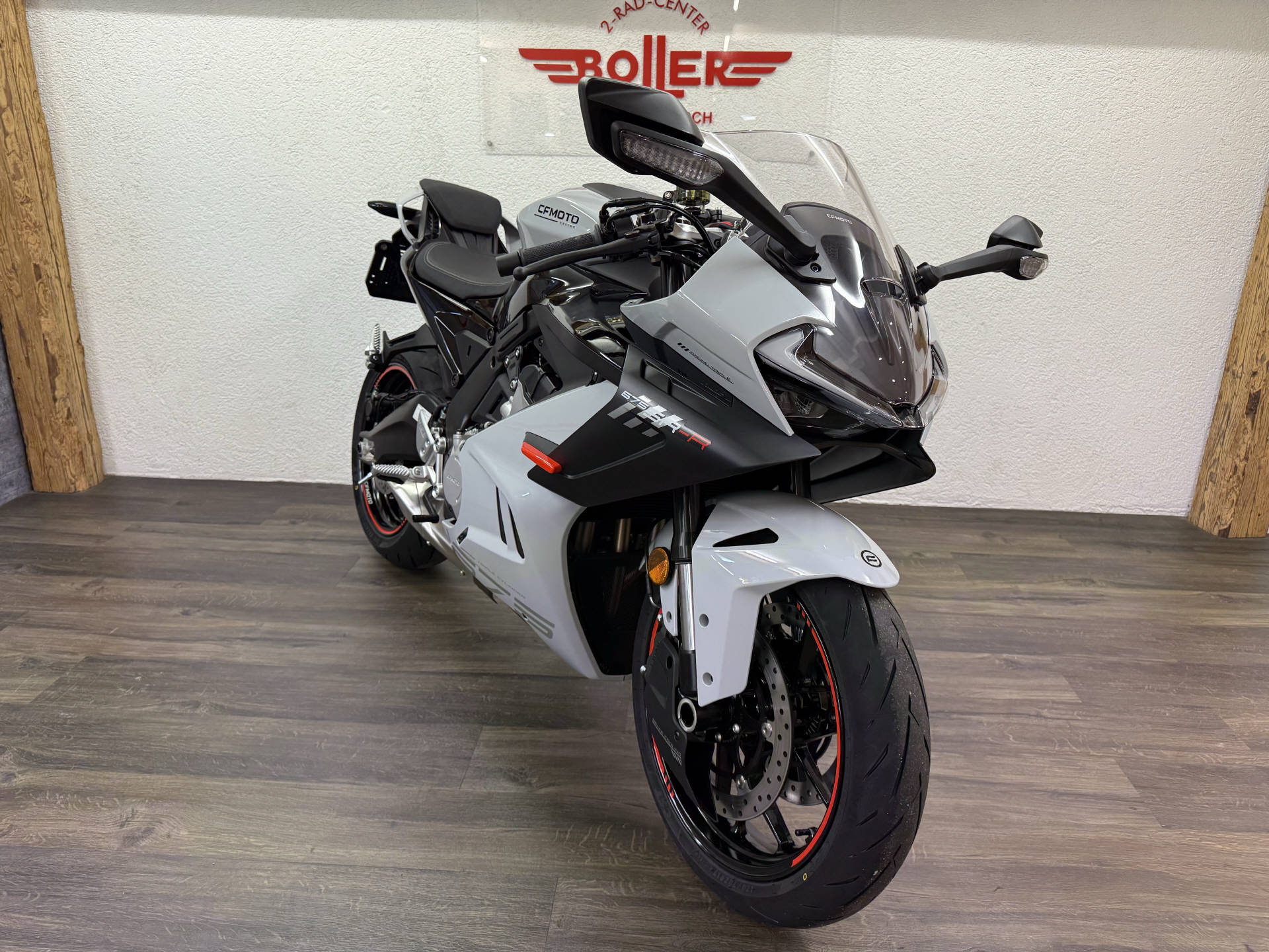CF MOTO 675 SR-R