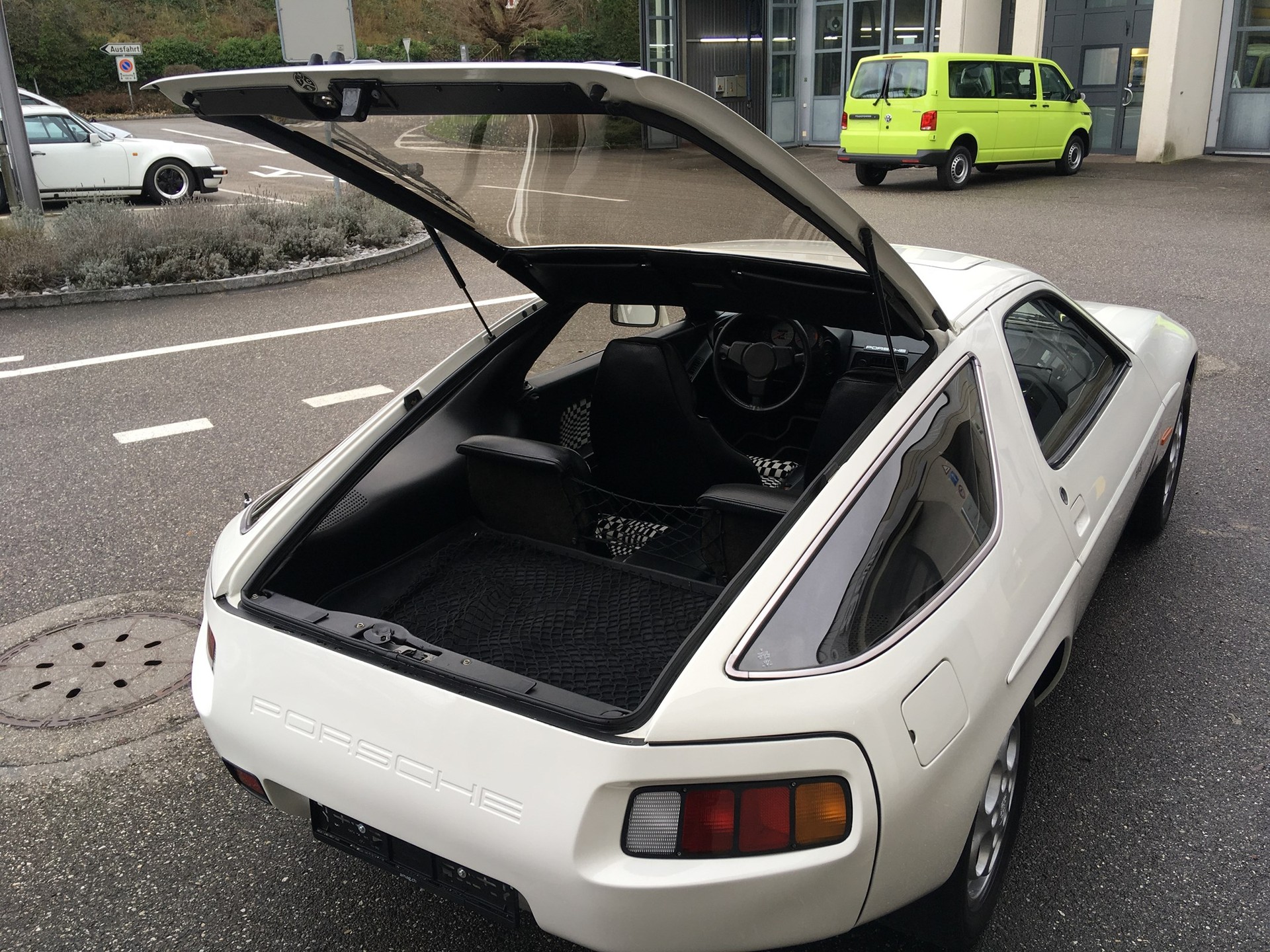 PORSCHE 928-image-10