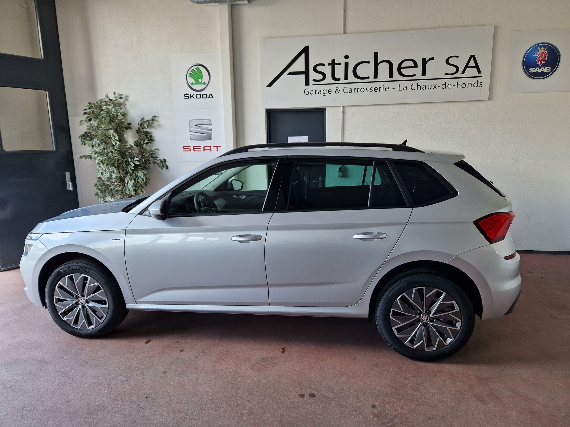 SKODA Kamiq 1.0 TSI Tour-image-4