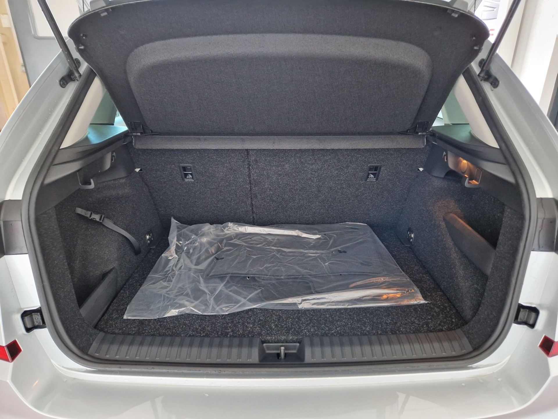 SKODA Kamiq 1.0 TSI Tour-image-6