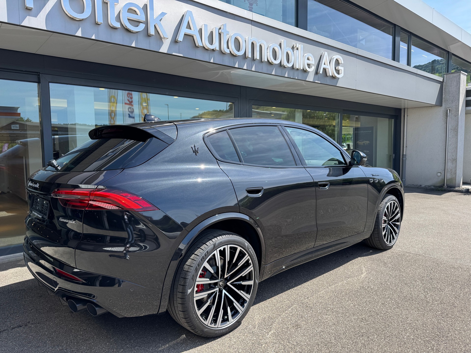 MASERATI Grecale 2.0 MHEV Modena-showroom-element-3