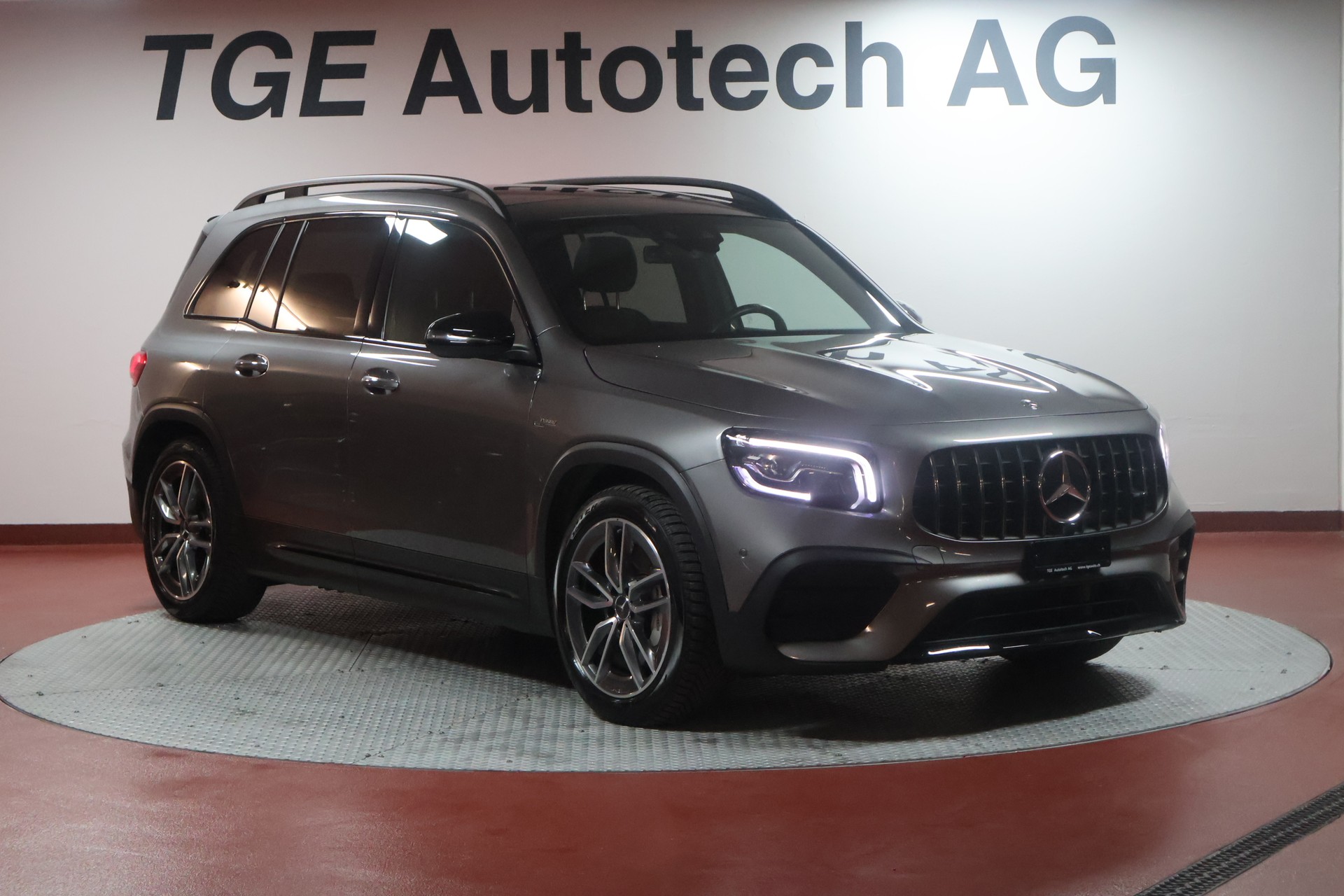 MERCEDES-BENZ GLB 35 AMG 4Matic 8G-Tronic-showroom-element-2