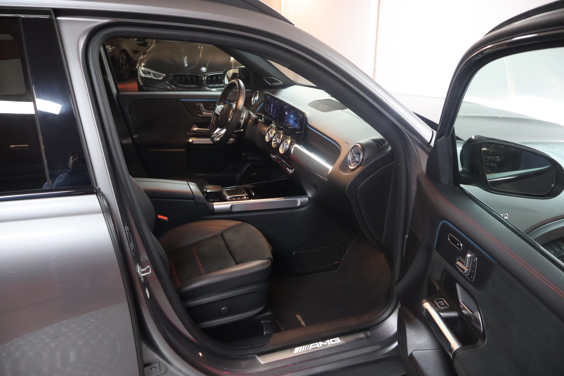 MERCEDES-BENZ GLB 35 AMG 4Matic 8G-Tronic-image-13