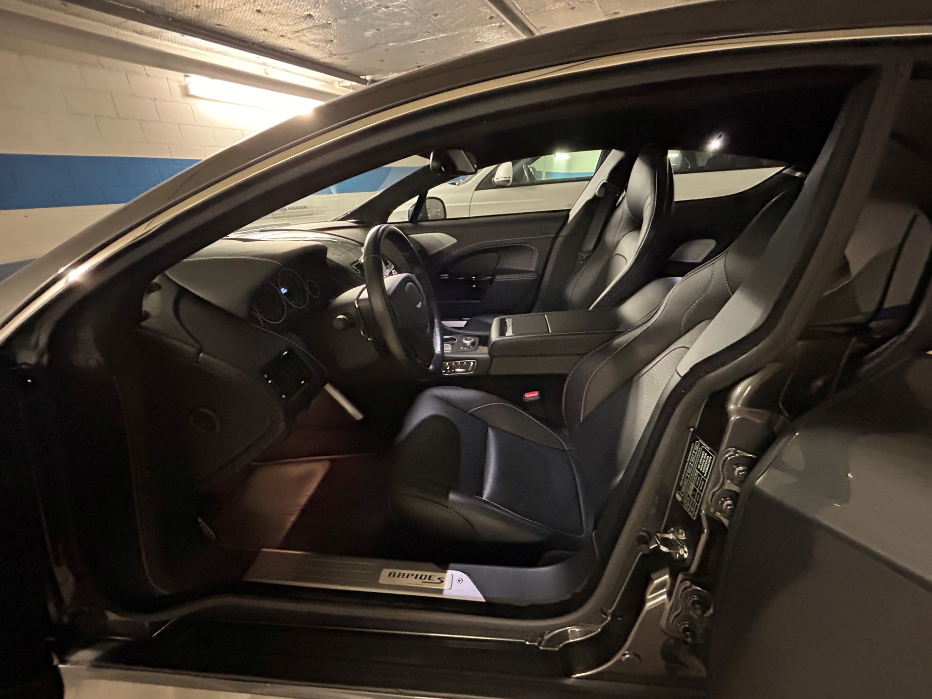 ASTON MARTIN Rapide S 5.9 V12 Touchtronic 3-image-1