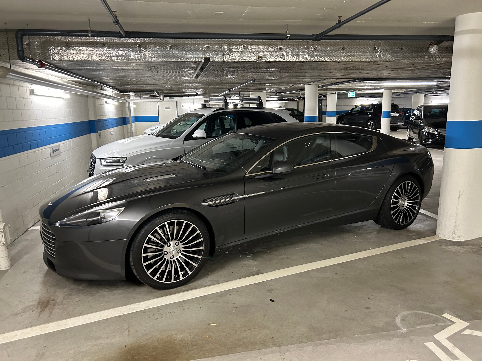 ASTON MARTIN Rapide S 5.9 V12 Touchtronic 3-image-2