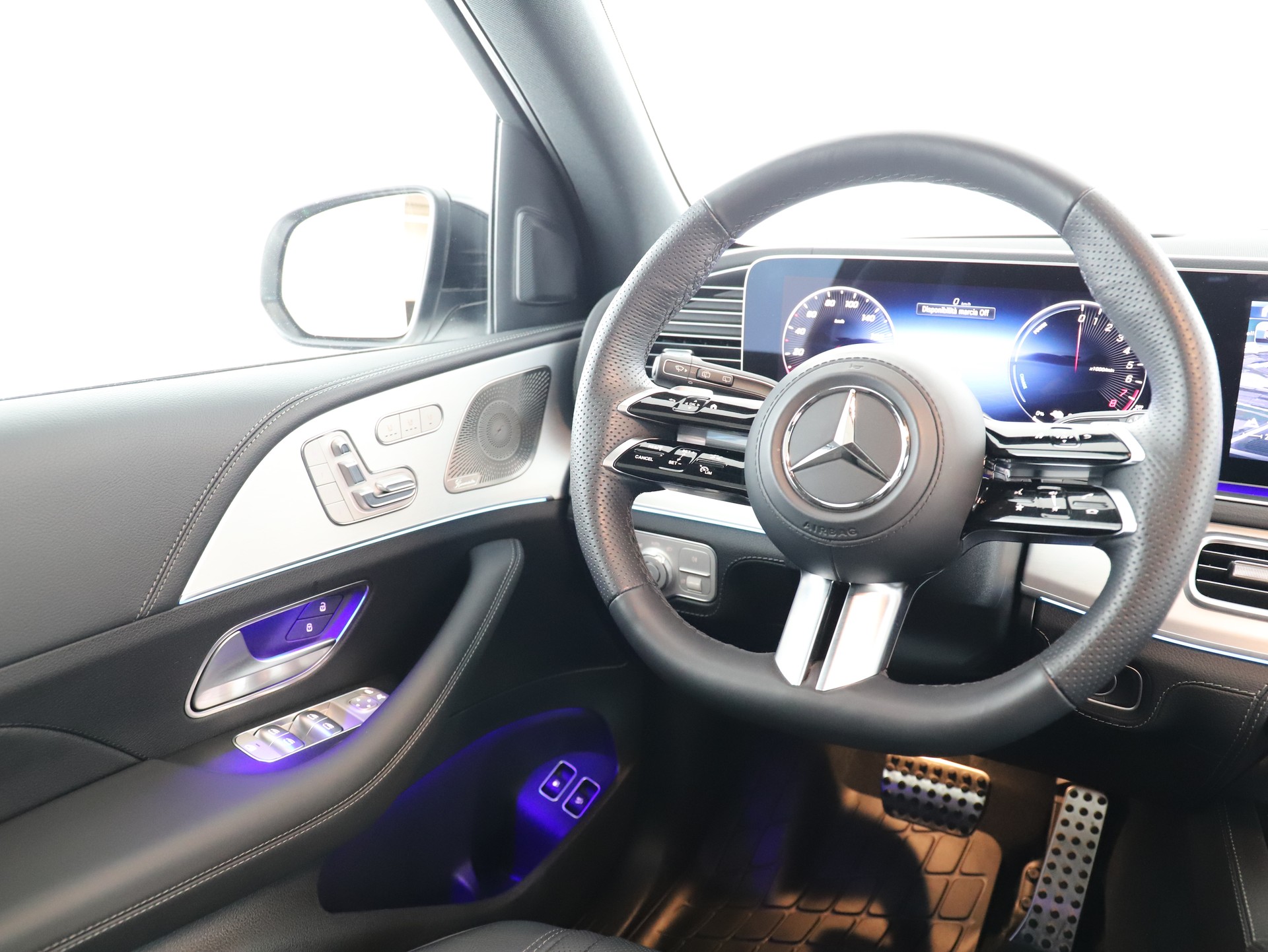 MERCEDES-BENZ GLE 400 e 4M 9G-Tronic-image-12