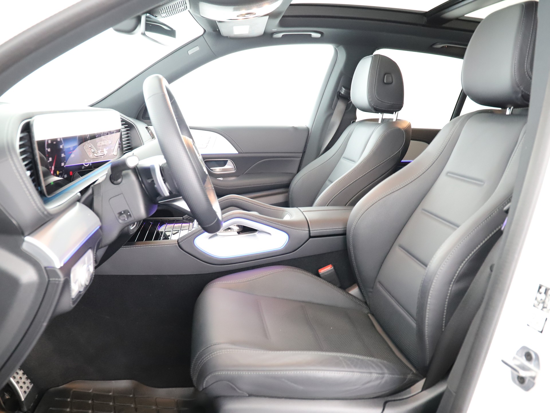MERCEDES-BENZ GLE 400 e 4M 9G-Tronic-image-11