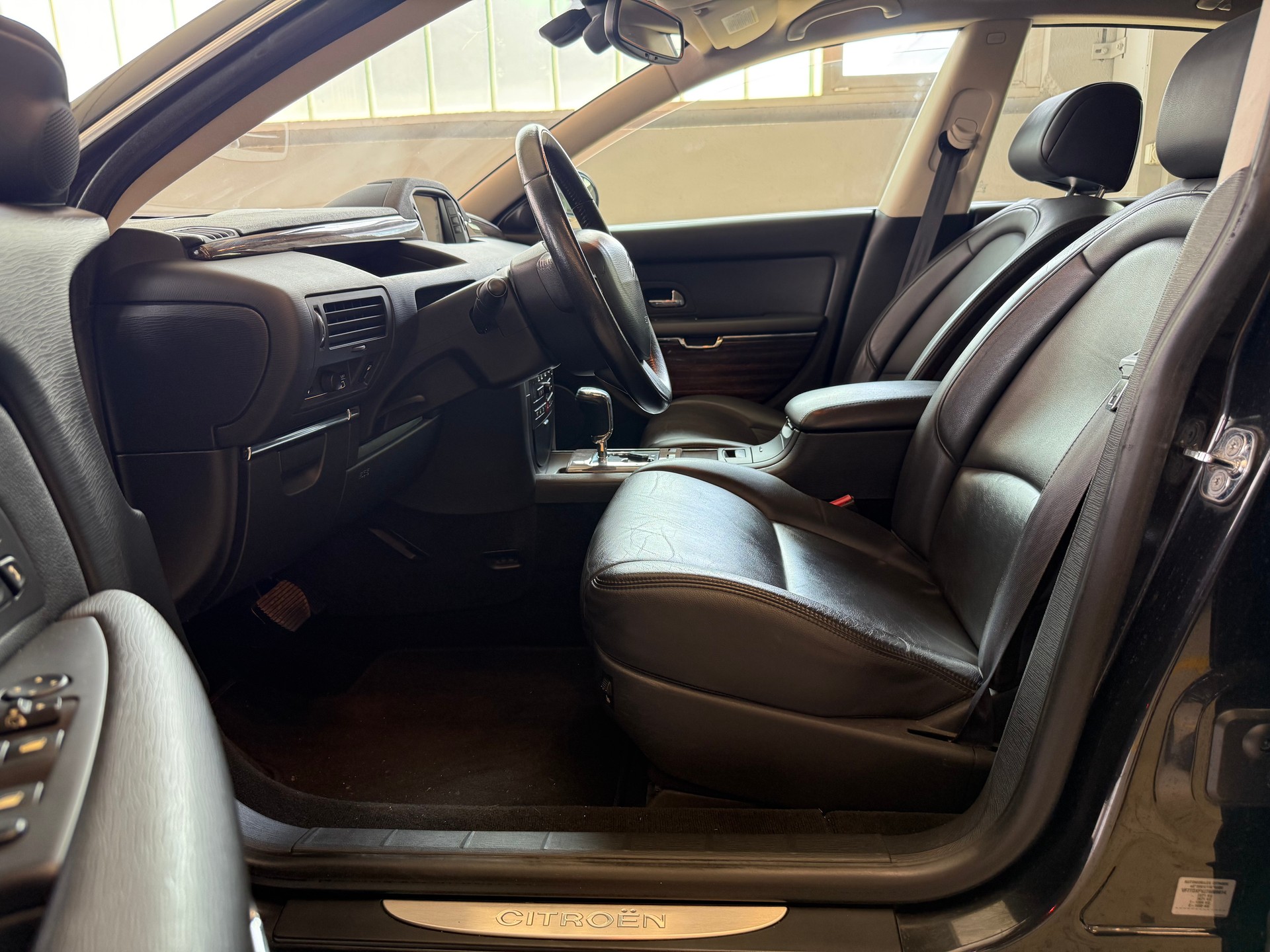CITROEN C6 Sedan 3.0i V6 Exclusive Automatic-image-8