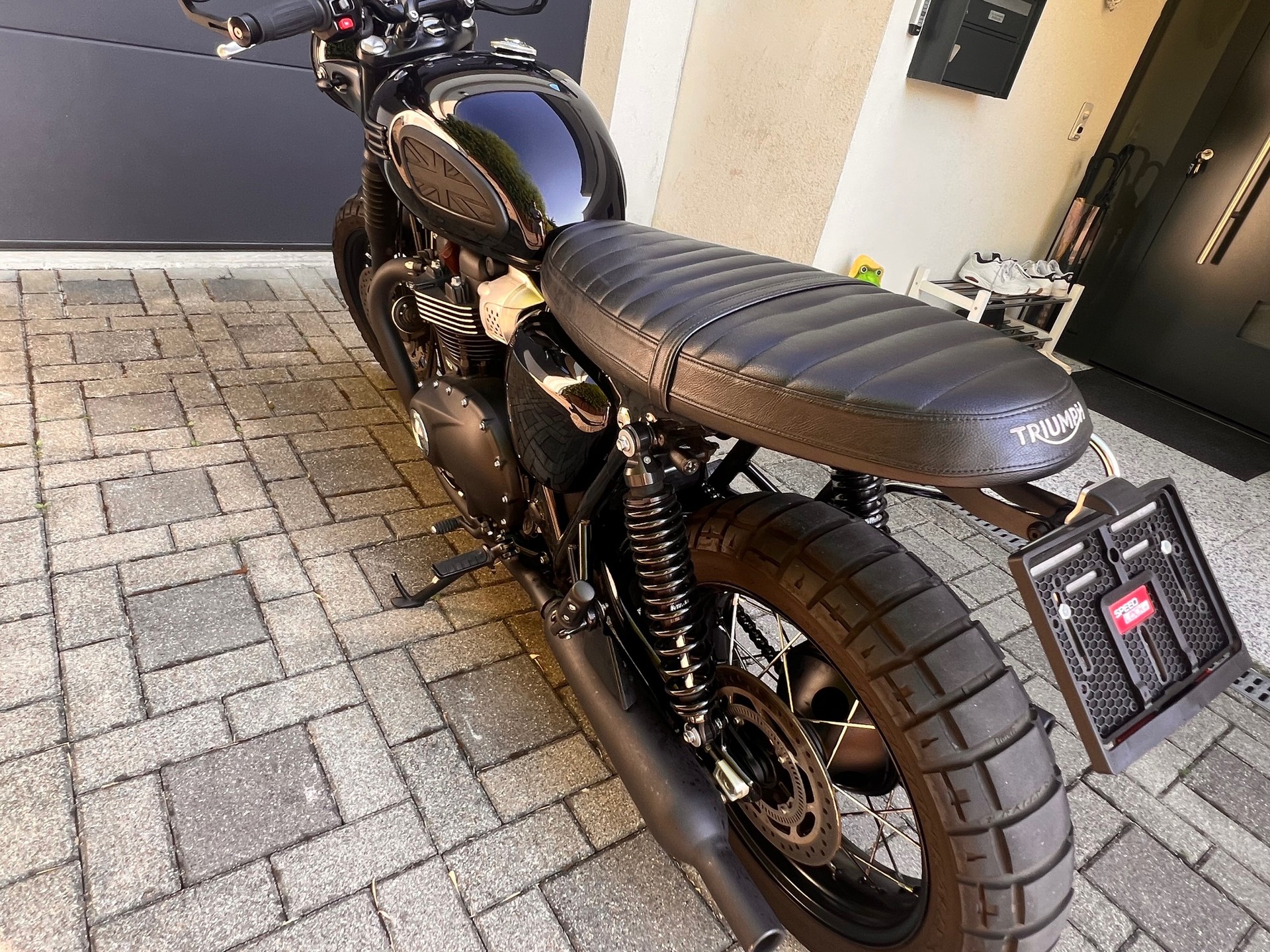 TRIUMPH Bonneville 900 T 100 Black ABS / Special-image-3