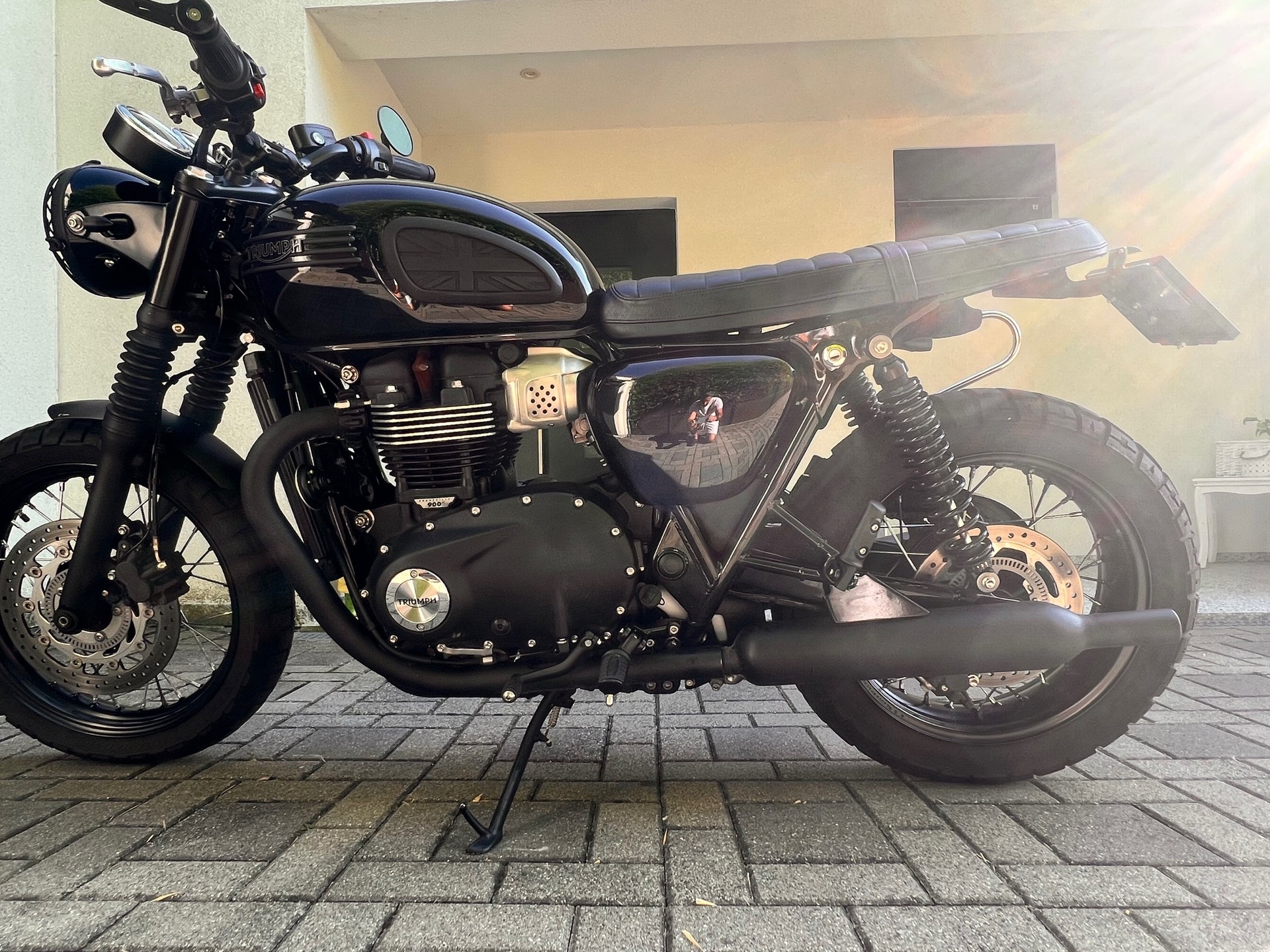 TRIUMPH Bonneville 900 T 100 Black ABS / Special-image-4