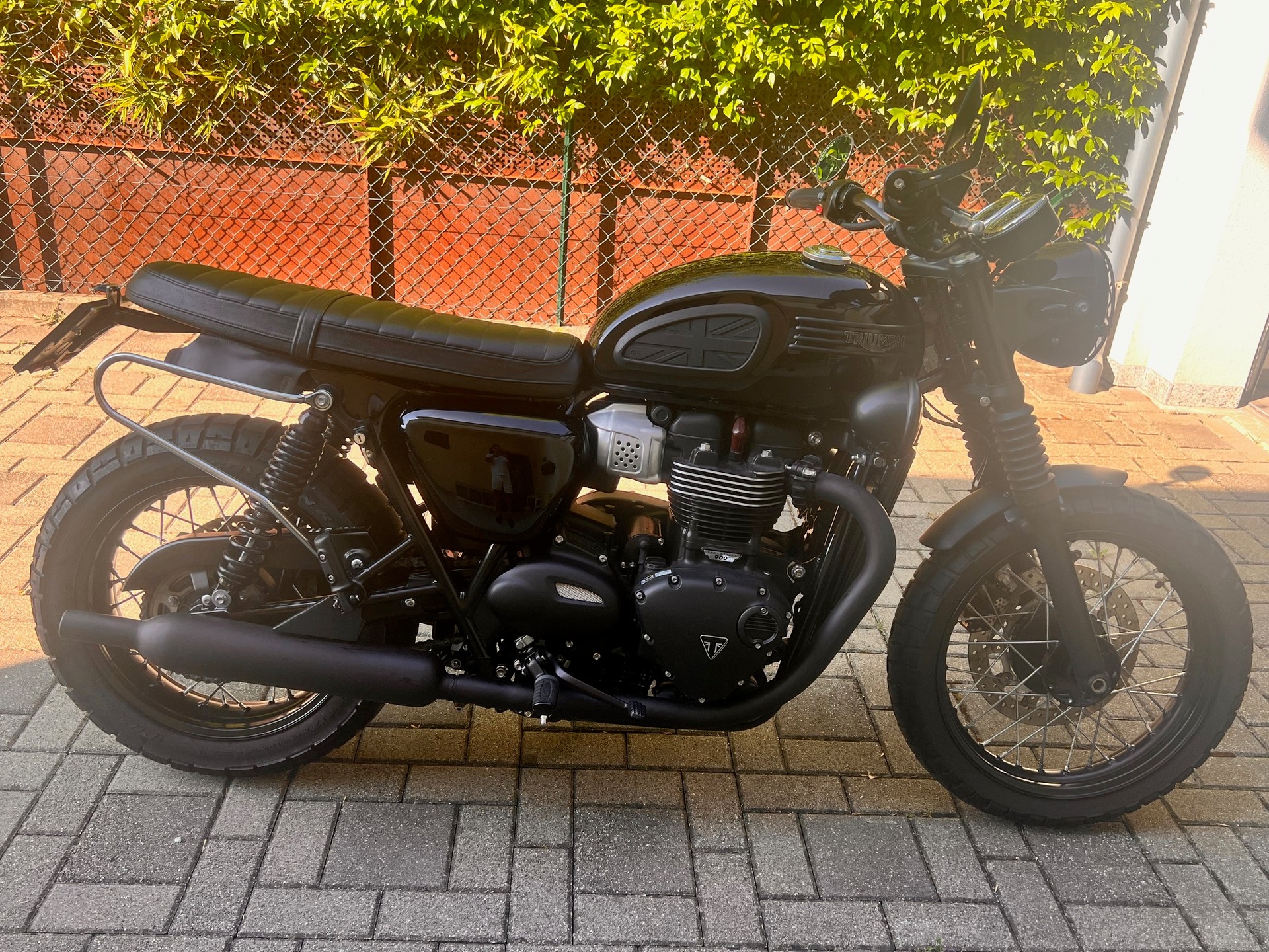 TRIUMPH Bonneville 900 T 100 Black ABS / Special-image-2