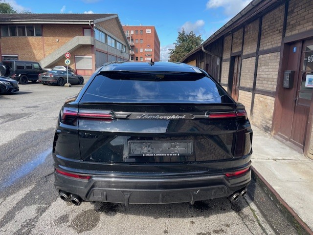 LAMBORGHINI Urus E-Gear-image-5