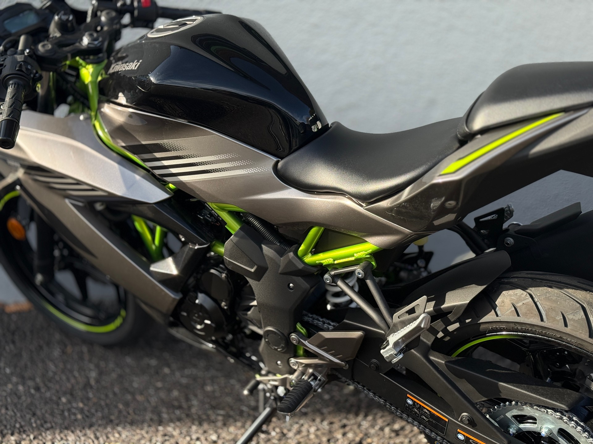 KAWASAKI NINJA 125-image-10