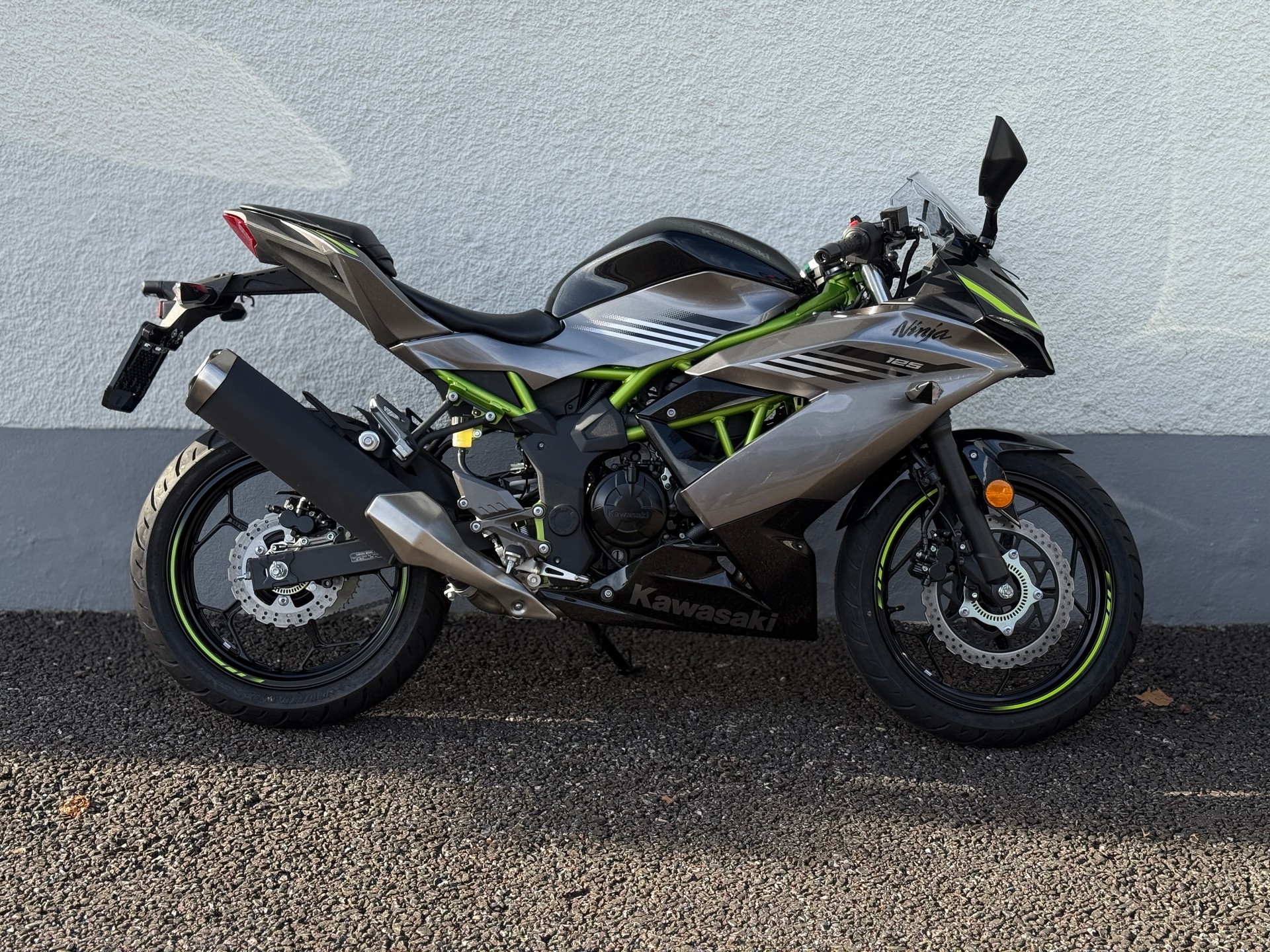 KAWASAKI NINJA 125-image-1