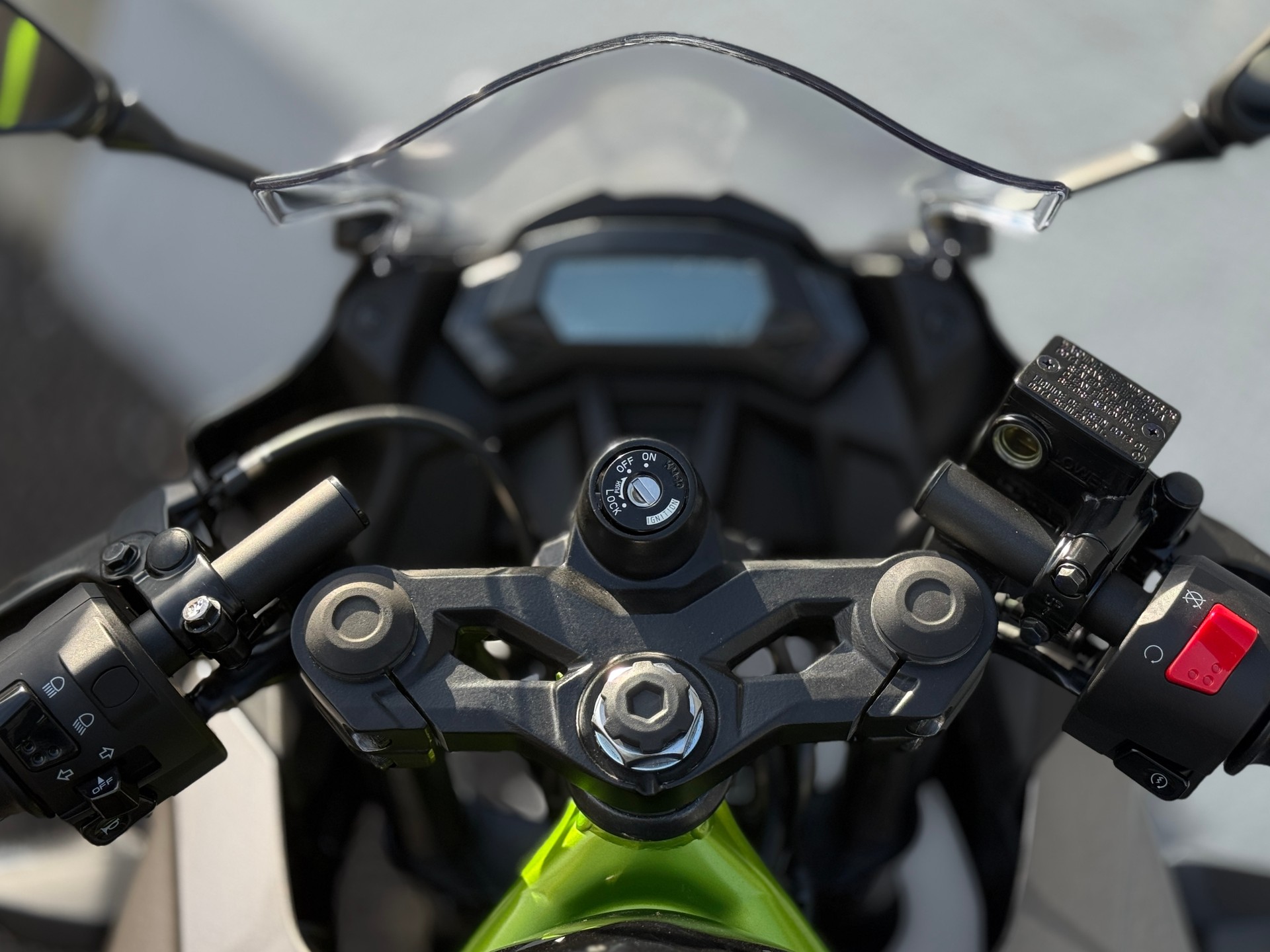 KAWASAKI NINJA 125-image-11