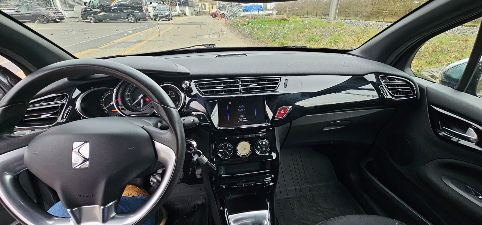 DS AUTOMOBILES DS3 Cabrio 1.2 VTi Chic-image-9