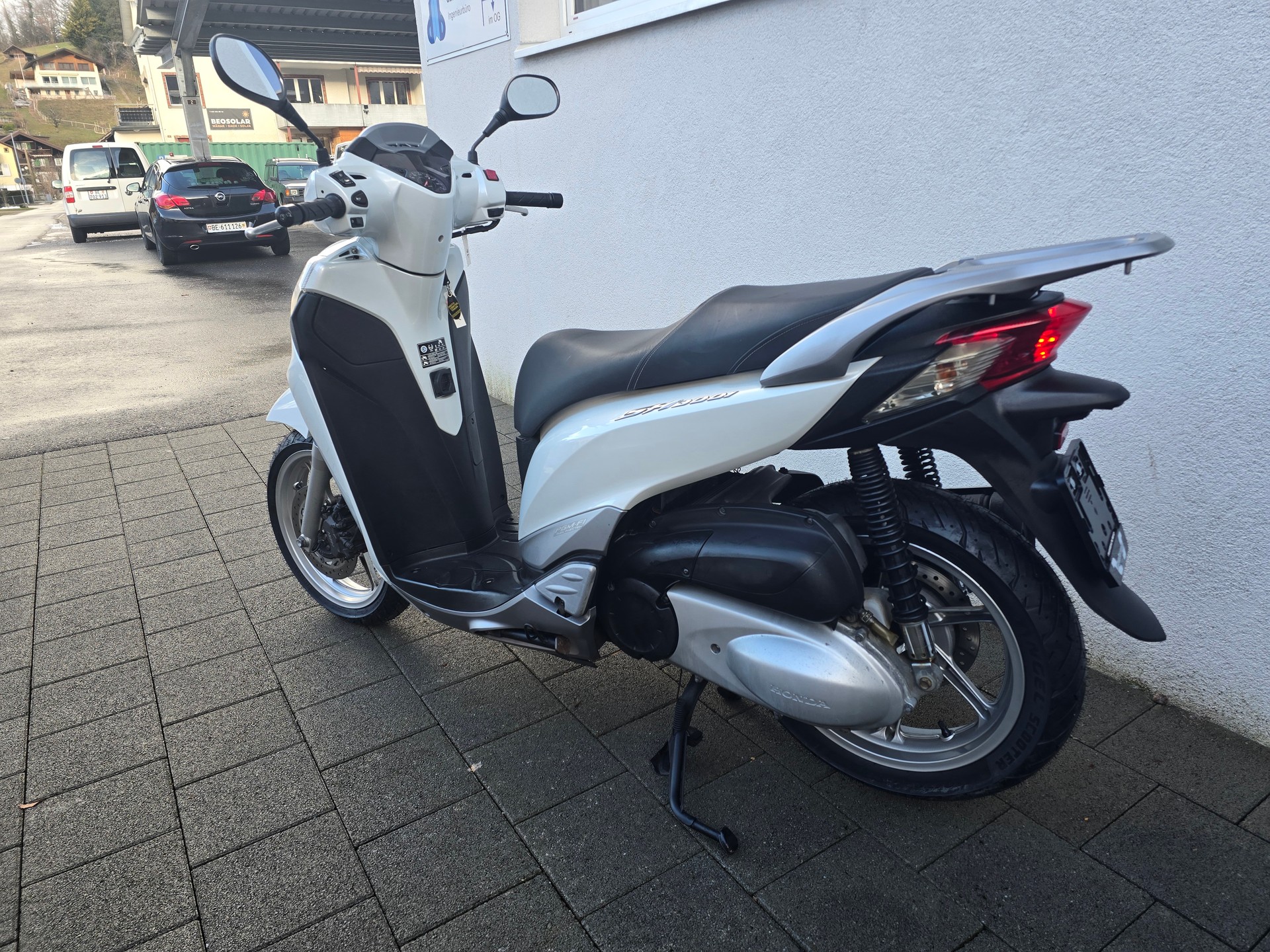 HONDA SH 300 iR ABS Sporty-image-2