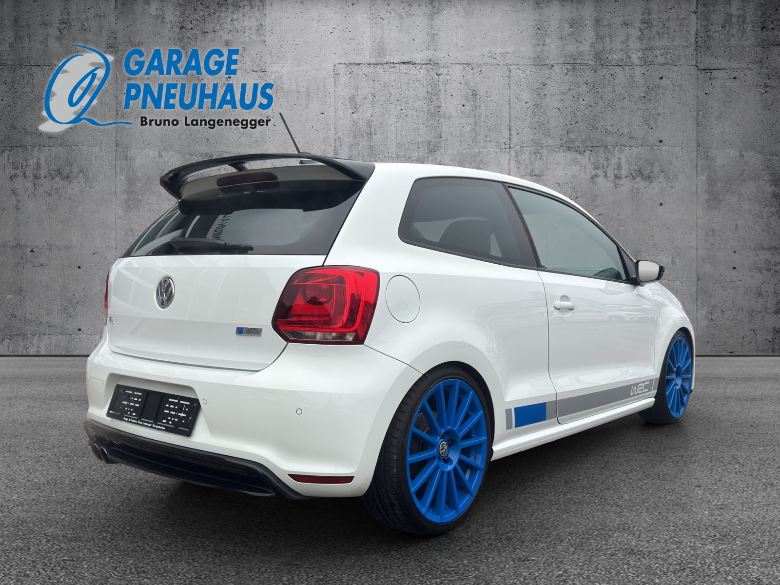 VW Polo 2.0 TSI R WRC-showroom-element-3