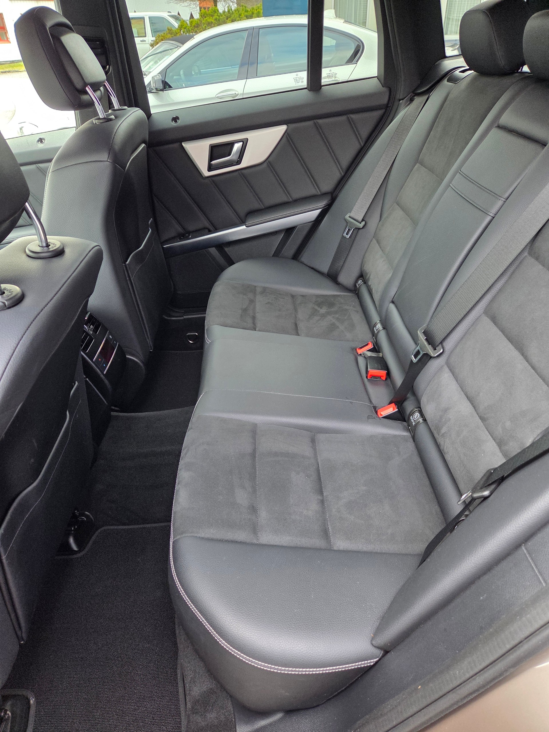 MERCEDES-BENZ GLK 220 BlueTEC Swiss Star Ed. 4Matic 7G-Tronic-image-11