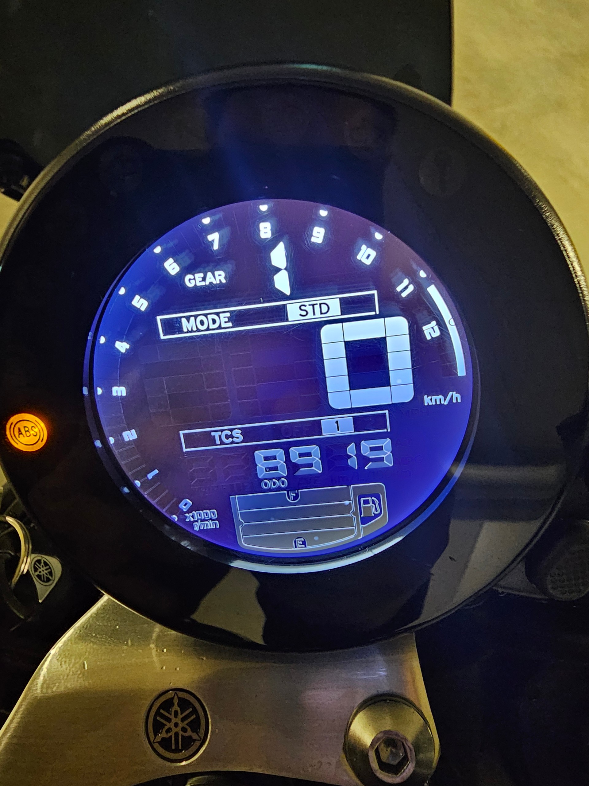 YAMAHA XSR 900-image-3