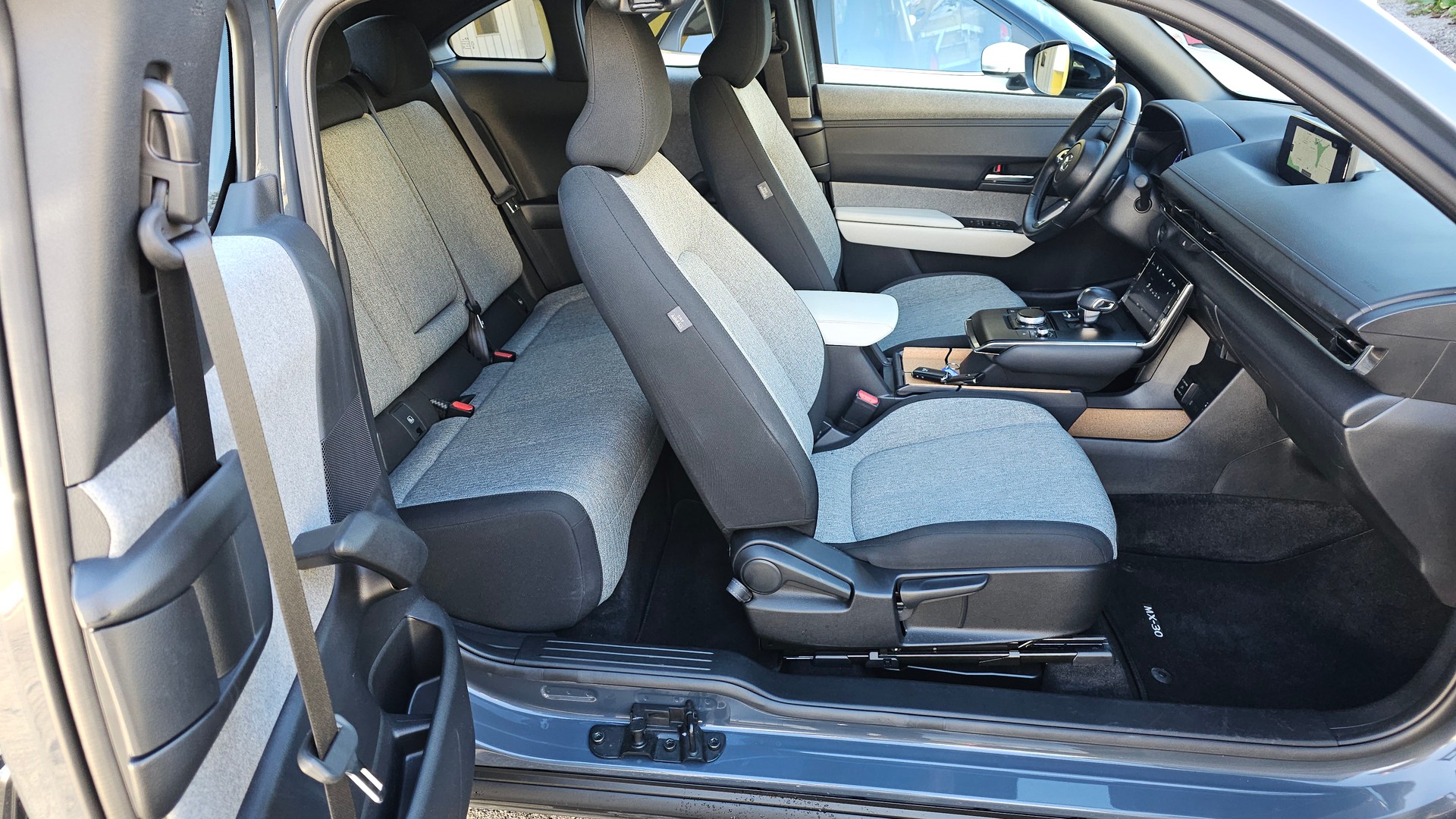 MAZDA MX-30 PHEV e-Skyactiv R-EV 170 Exclusive-Line-image-10