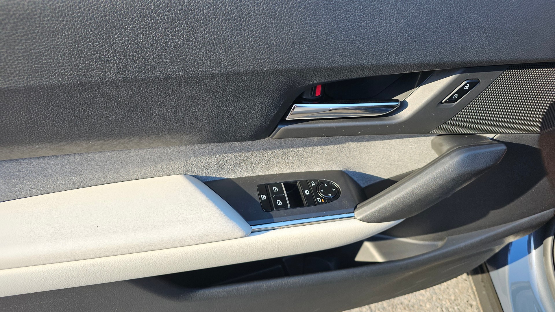 MAZDA MX-30 PHEV e-Skyactiv R-EV 170 Exclusive-Line-image-14