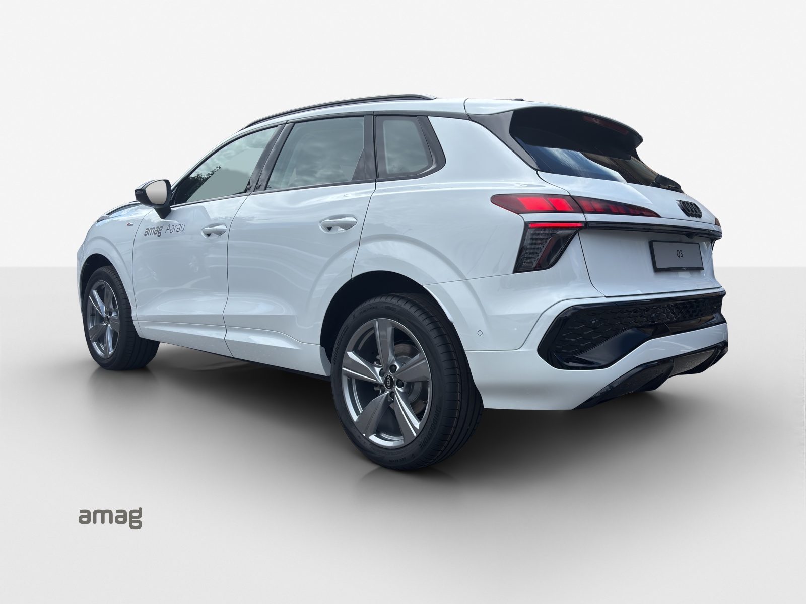 AUDI Q3 SUV 110 kW TFSI S tronic-showroom-element-2