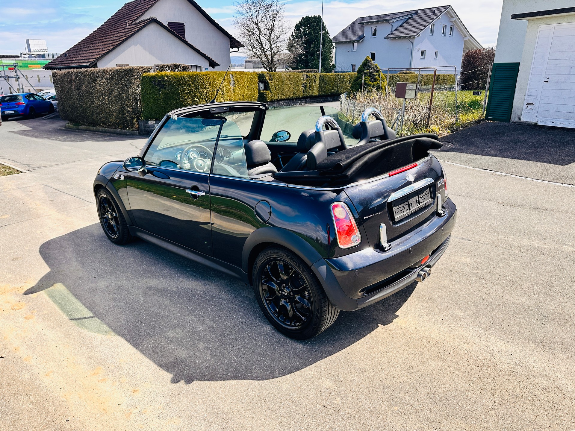 MINI Cooper S Cabriolet-image-12